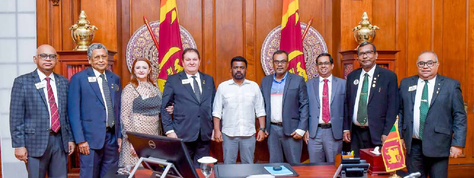 ජනපති සහ ජාත්‍යන්තර සිංහ සමාජයේ සභාපති අතර හමුවක්